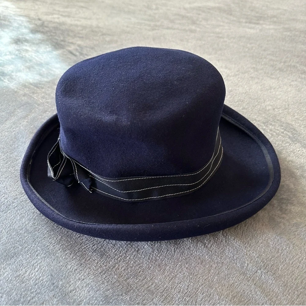 Vintage 100% Wool Clarks Navy Blue with Bow Trim Hat - Picture 3 of 10